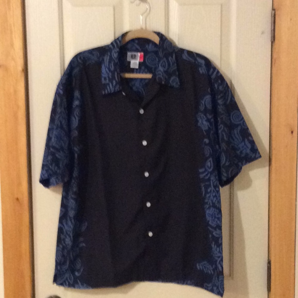 EUC Men’s Button-down Black/Blue Hawaiian Shirt
